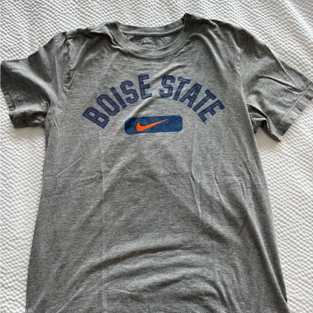 EUC Men’s Nike Boise State Gray T-Shirt medium